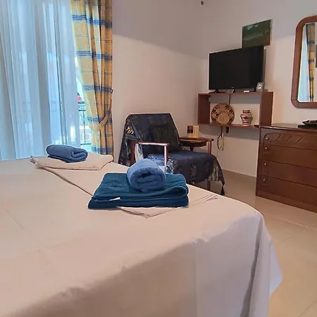 Lovely Maison House 50m From The At Nea 弗洛伊塔