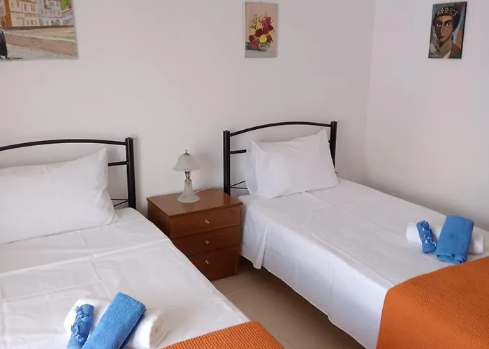 Lovely Maison House 50m From The At Nea 公寓 弗洛伊塔