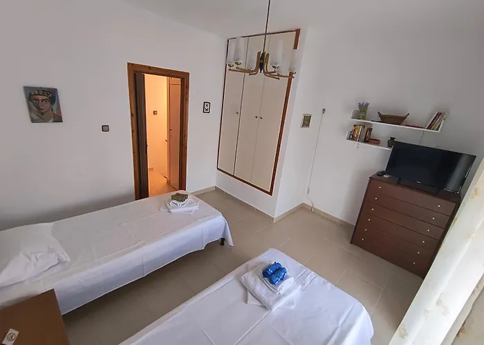 公寓 Lovely Maison House 50m From The At Nea 弗洛伊塔