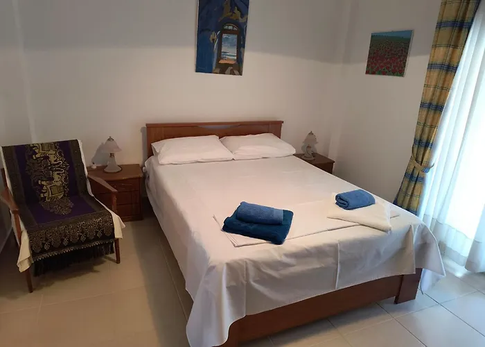 公寓 Lovely Maison House 50m From The At Nea 弗洛伊塔