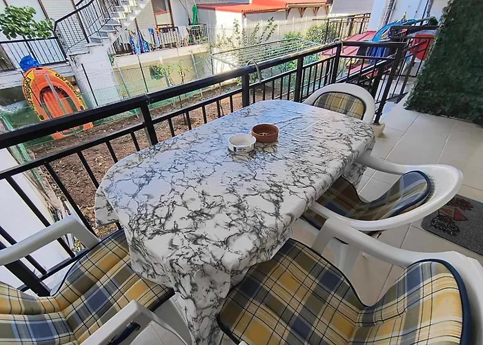 公寓 Lovely Maison House 50m From The At Nea 弗洛伊塔