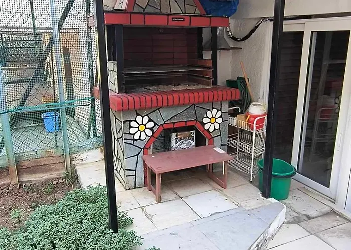 Lovely Maison House 50m From The At Nea 公寓 弗洛伊塔
