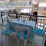 Lovely Maison House 50m From The At Nea アパート フロギタ