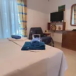 Lovely Maison House 50m From The At Nea フロギタ