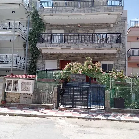 아파트 Lovely Maison House 50m From The At Nea