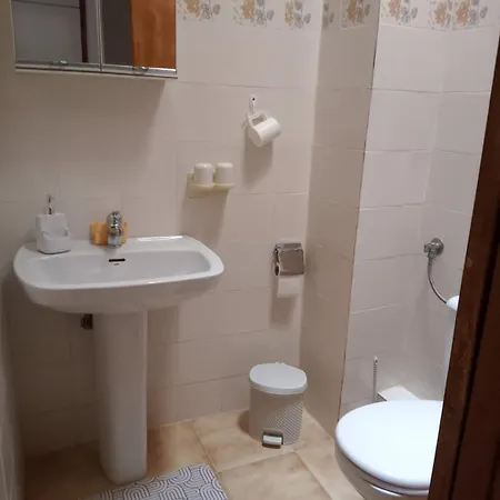 아파트 Lovely Maison House 50m From The At Nea