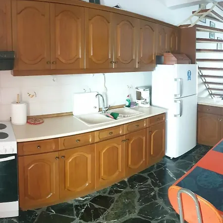 Διαμέρισμα Lovely Maison House 50m From The At Nea