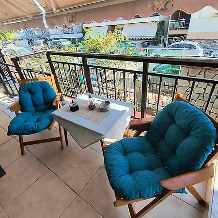 Διαμέρισμα Lovely Maison House 50m From The At Nea *