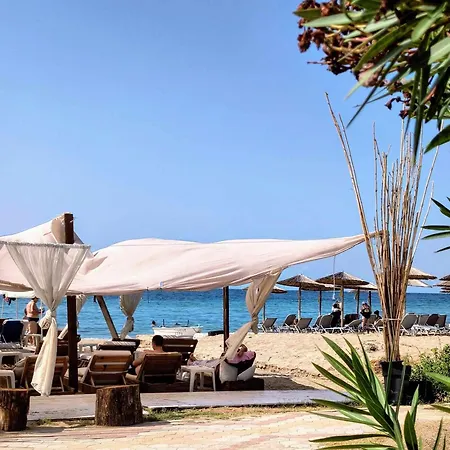 Διαμέρισμα Lovely Maison House 50m From The At Nea *