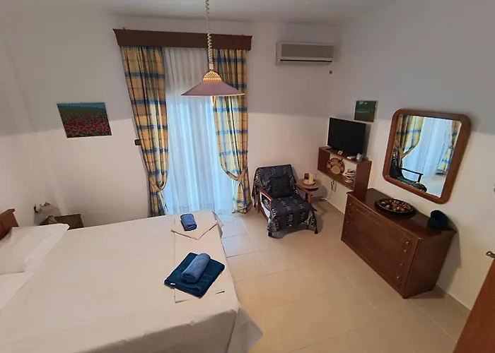 Lovely Maison House 50m From The At Nea Flogita