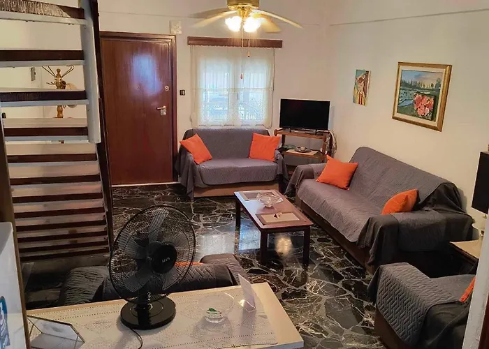 Lovely Maison House 50m From The At Nea Flogita