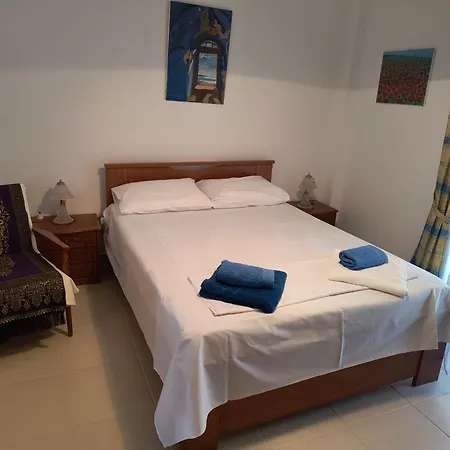 Apartmán Lovely Maison House 50m From The At Nea Flogita